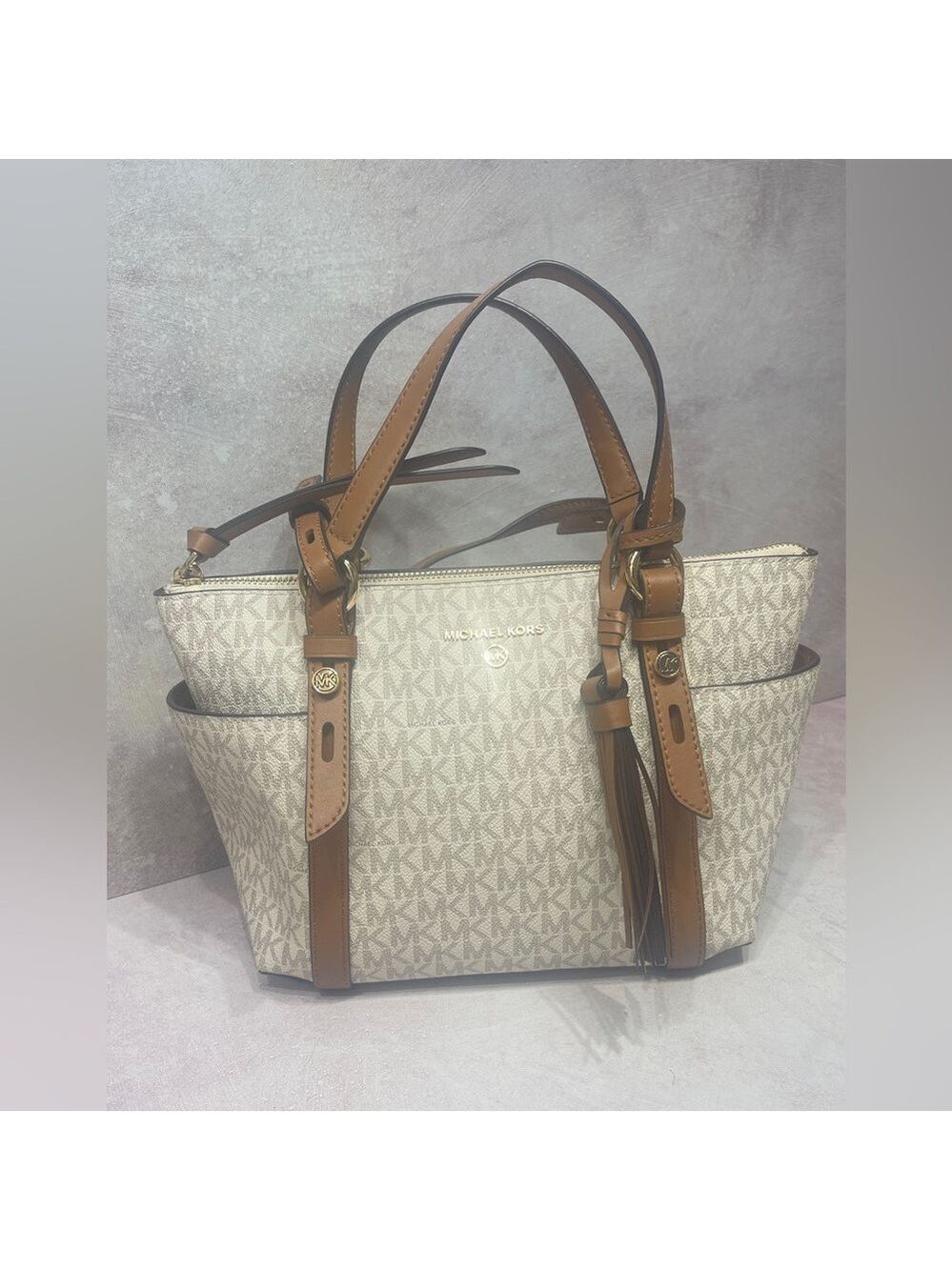 Michael Kors Sullivan TZ Crossbody & Wallet Set MK Signature Logo Vanilla/Acorn - Picture 2 of 10